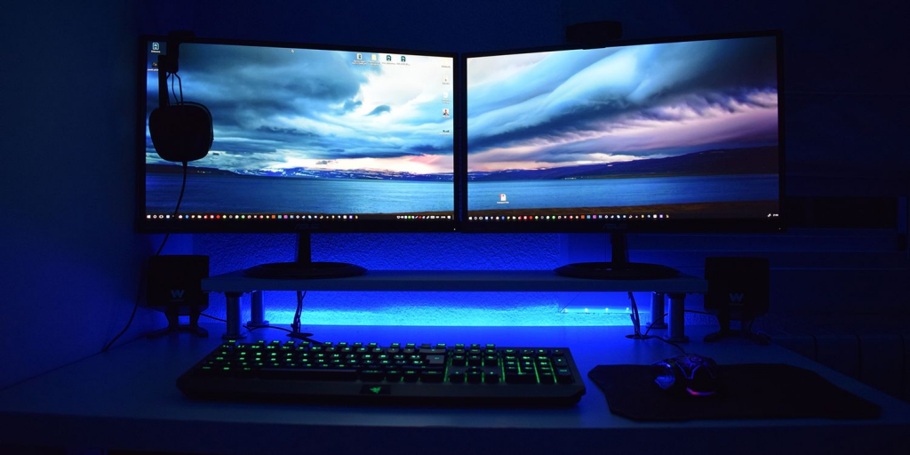 how to connect multiple Display monitors using your Laptop